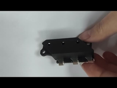 5A 電流の定位性 1000MΩ の高隔熱抵抗を持つ密閉式コネクター