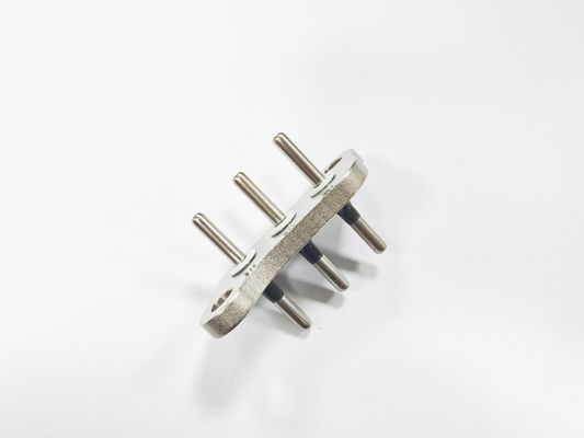 パネルに水不浸し装着 防風EVコネクタ 定位電圧12V-540V
