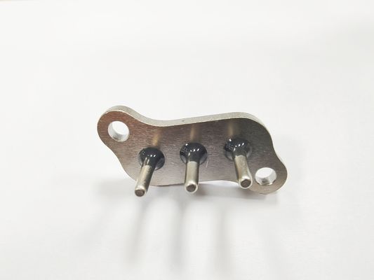 パネルに水不浸し装着 防風EVコネクタ 定位電圧12V-540V
