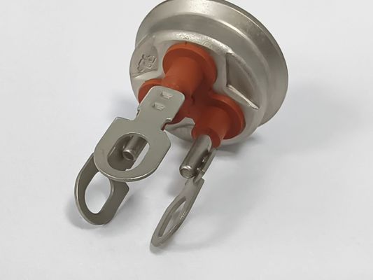 温度冷蔵庫コンプレッサー端末 4J28 ピン 200-400V 電気圧 効率化のためにニッケルで塗装