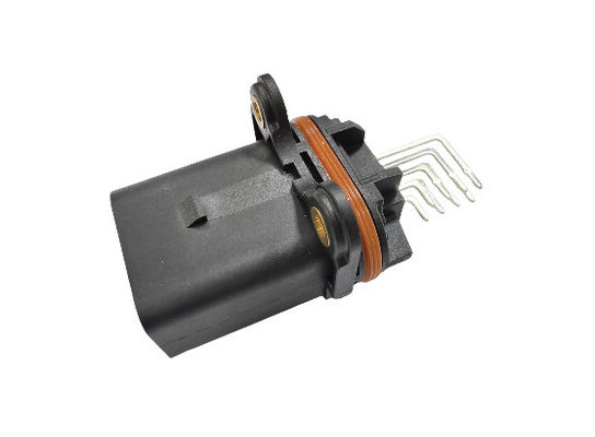20V AC/DC 定位電圧 PBT 隔熱抵抗 100MΩ Min のヘルメティック接続器