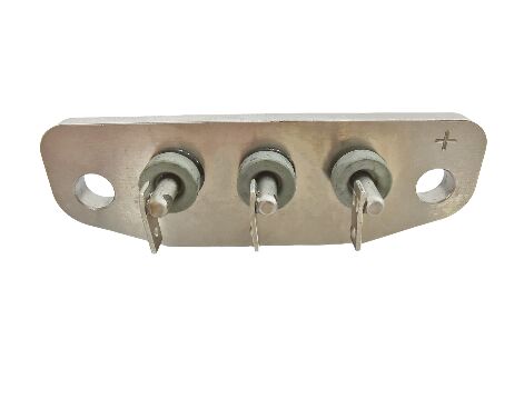 72Vから810Vの電圧定格 オートショップエアコンプレッサー 500VAC耐電圧設計 自動車整備工場向け